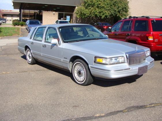 1997 Lincoln Town Car DOWN 4.9 WAC