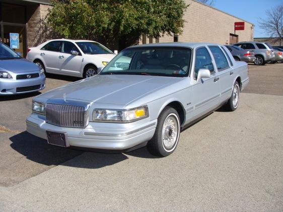 1997 Lincoln Town Car DOWN 4.9 WAC