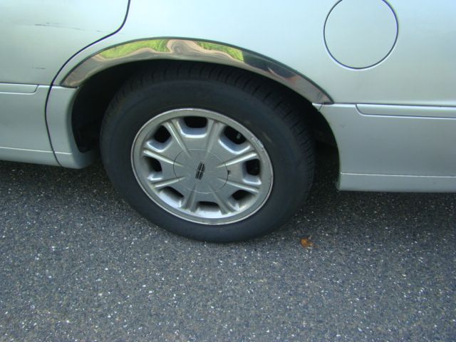 1998 Lincoln Town Car DOWN 4.9 WAC