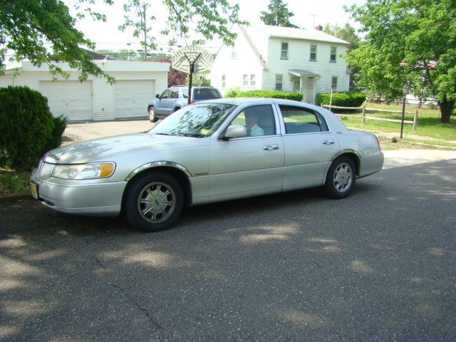 1998 Lincoln Town Car DOWN 4.9 WAC