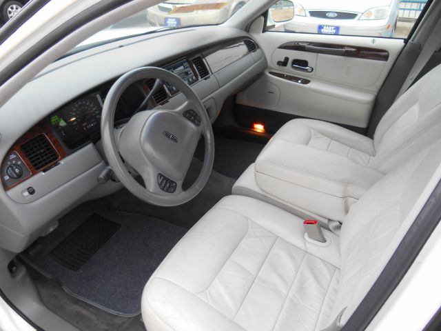 1998 Lincoln Town Car DOWN 4.9 WAC