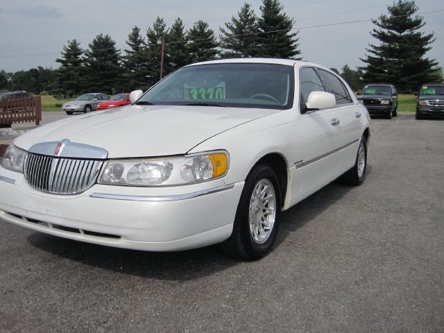 1998 Lincoln Town Car DOWN 4.9 WAC