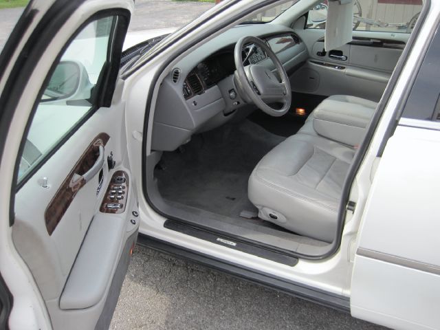 1998 Lincoln Town Car DOWN 4.9 WAC