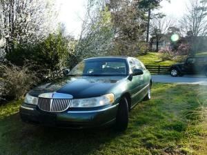 1998 Lincoln Town Car W/ RES