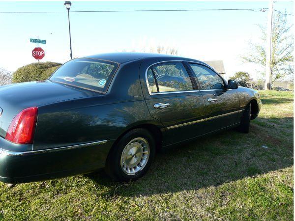 1998 Lincoln Town Car W/ RES