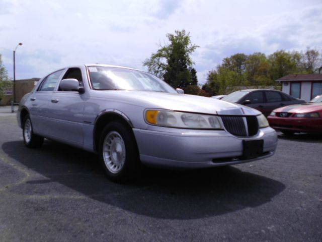 1998 Lincoln Town Car DOWN 4.9 WAC