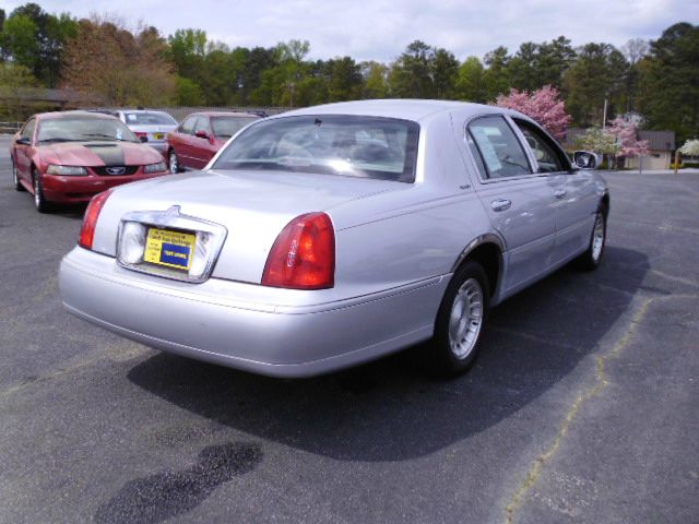 1998 Lincoln Town Car DOWN 4.9 WAC