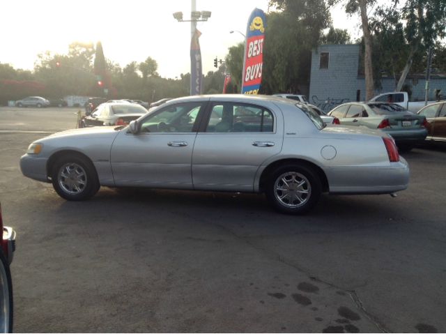 1998 Lincoln Town Car DOWN 4.9 WAC