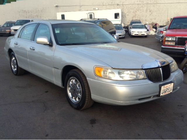 1998 Lincoln Town Car DOWN 4.9 WAC