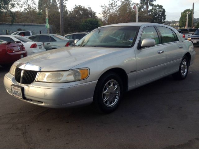 1998 Lincoln Town Car DOWN 4.9 WAC