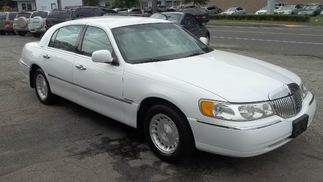 1999 Lincoln Town Car DOWN 4.9 WAC