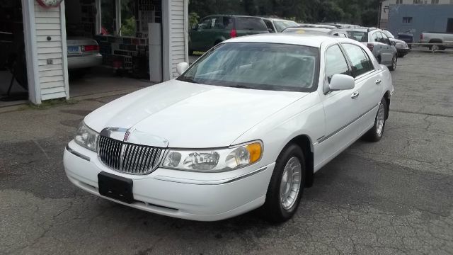1999 Lincoln Town Car DOWN 4.9 WAC