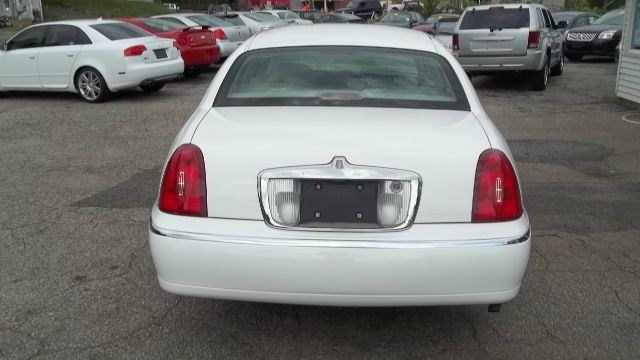1999 Lincoln Town Car DOWN 4.9 WAC