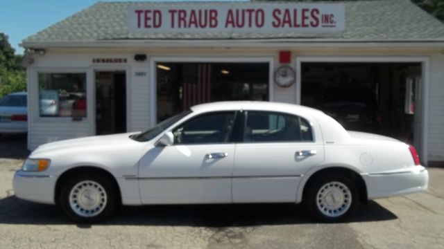 1999 Lincoln Town Car DOWN 4.9 WAC