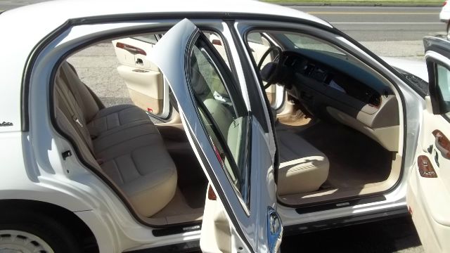 1999 Lincoln Town Car DOWN 4.9 WAC