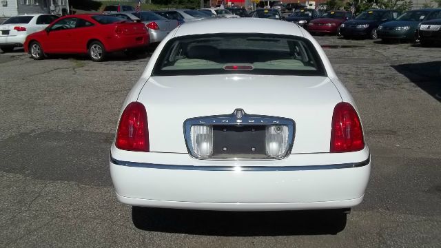 1999 Lincoln Town Car DOWN 4.9 WAC