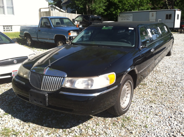 1999 Lincoln Town Car 2.0T Local Trade-in