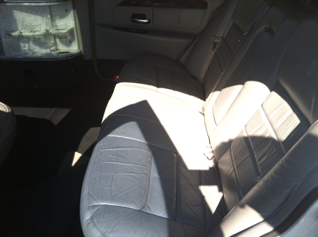 1999 Lincoln Town Car 2.0T Local Trade-in