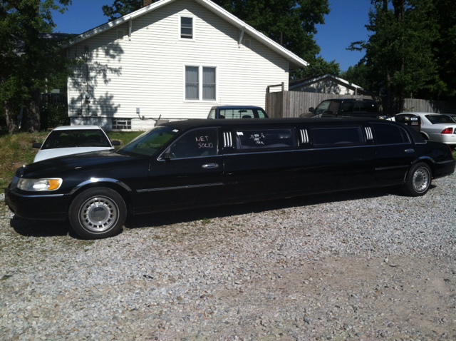 1999 Lincoln Town Car 2.0T Local Trade-in