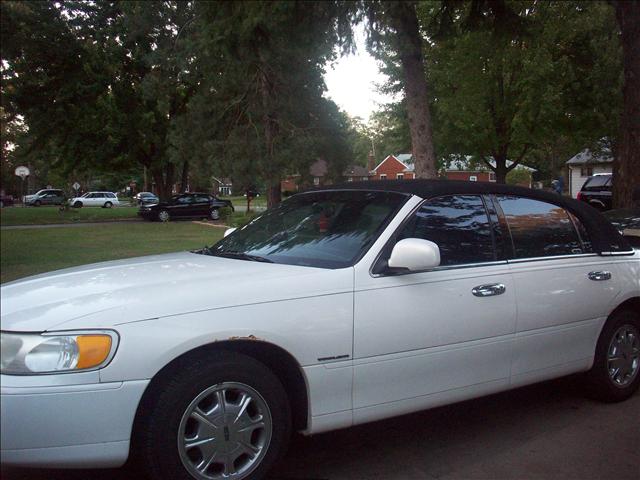 1999 Lincoln Town Car Xtreme