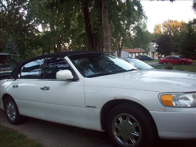 1999 Lincoln Town Car Xtreme