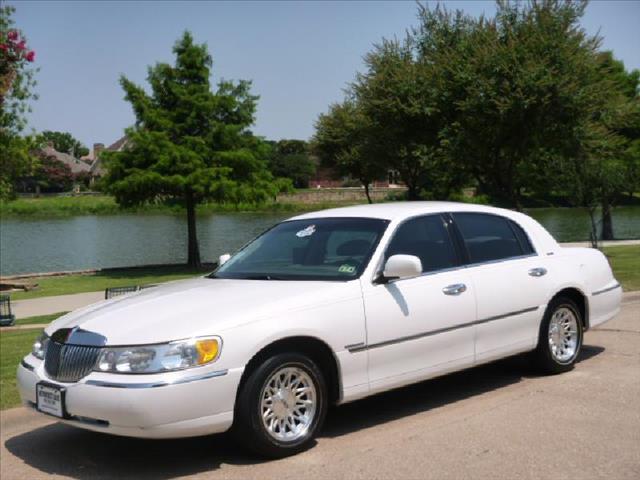 1999 Lincoln Town Car DOWN 4.9 WAC