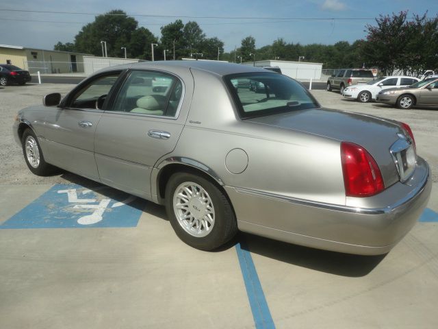 1999 Lincoln Town Car DOWN 4.9 WAC