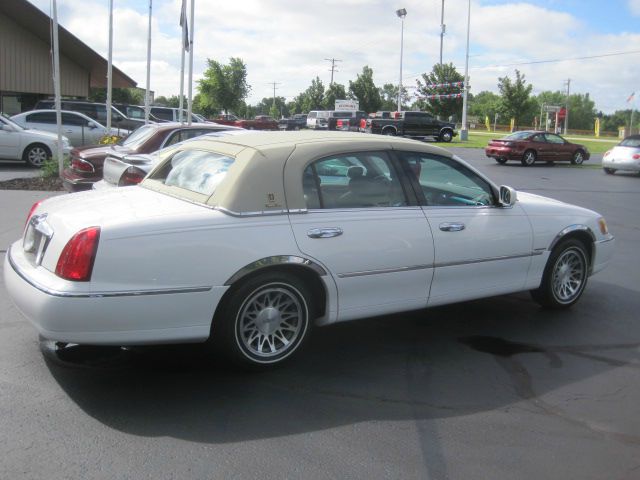1999 Lincoln Town Car DOWN 4.9 WAC