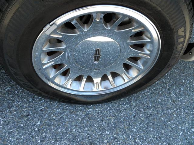 1999 Lincoln Town Car Unknown