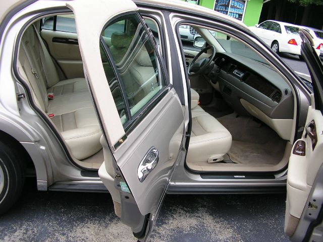 1999 Lincoln Town Car DOWN 4.9 WAC