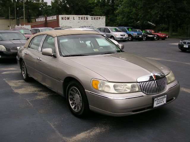 1999 Lincoln Town Car DOWN 4.9 WAC