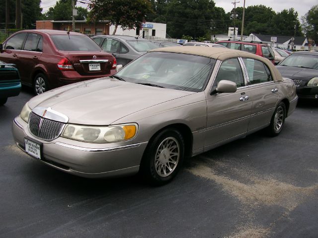 1999 Lincoln Town Car DOWN 4.9 WAC
