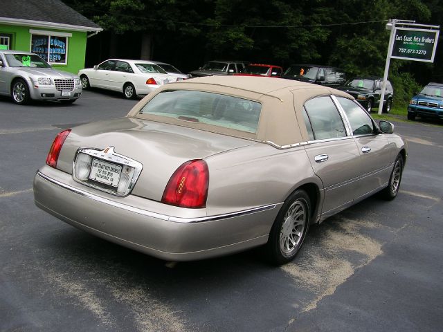 1999 Lincoln Town Car DOWN 4.9 WAC