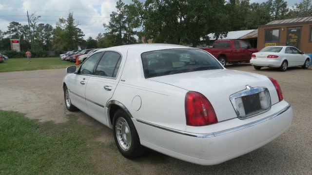 1999 Lincoln Town Car DOWN 4.9 WAC