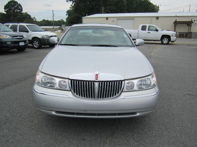 1999 Lincoln Town Car DOWN 4.9 WAC