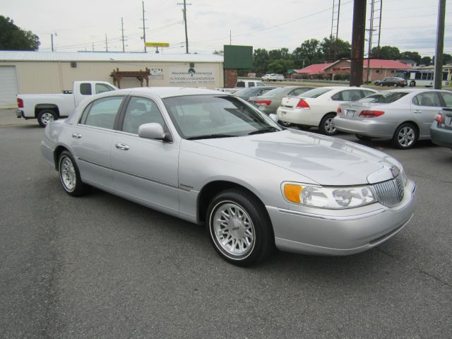 1999 Lincoln Town Car DOWN 4.9 WAC