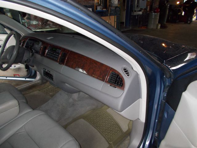1999 Lincoln Town Car DOWN 4.9 WAC