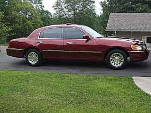 1999 Lincoln Town Car Unknown