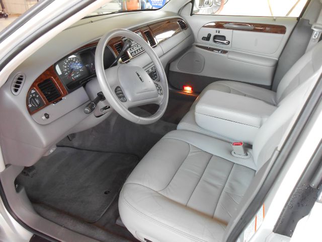 1999 Lincoln Town Car DOWN 4.9 WAC