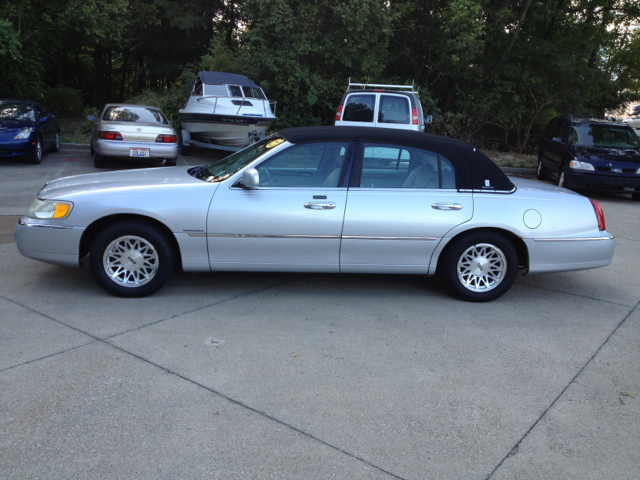 1999 Lincoln Town Car DOWN 4.9 WAC