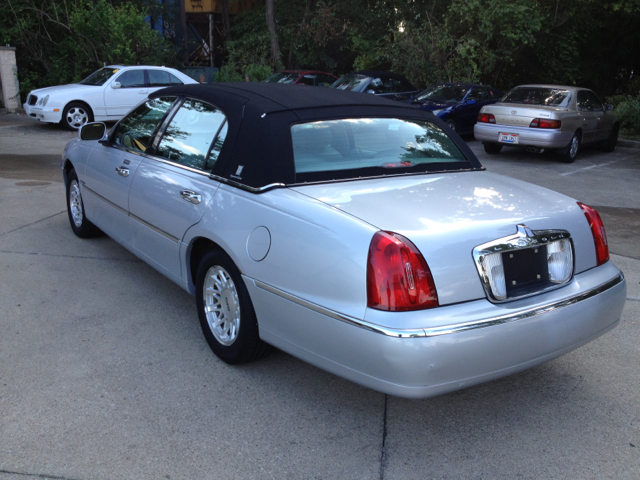 1999 Lincoln Town Car DOWN 4.9 WAC