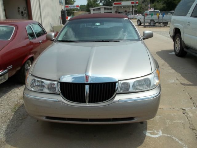 1999 Lincoln Town Car DOWN 4.9 WAC
