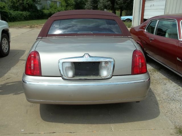 1999 Lincoln Town Car DOWN 4.9 WAC