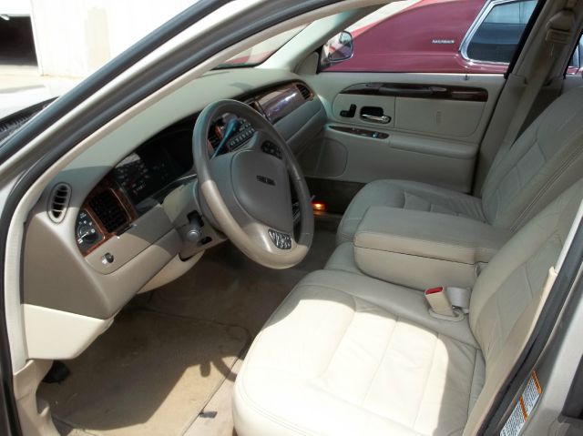 1999 Lincoln Town Car DOWN 4.9 WAC