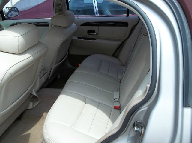 1999 Lincoln Town Car DOWN 4.9 WAC