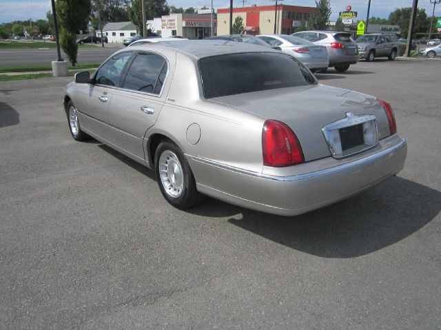 1999 Lincoln Town Car DOWN 4.9 WAC