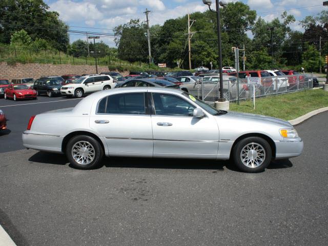 2000 Lincoln Town Car DOWN 4.9 WAC