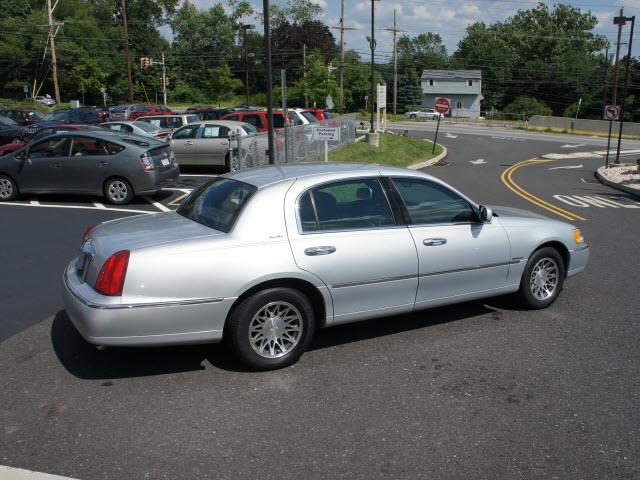 2000 Lincoln Town Car DOWN 4.9 WAC