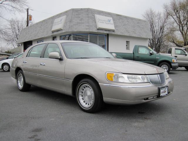 2000 Lincoln Town Car DOWN 4.9 WAC
