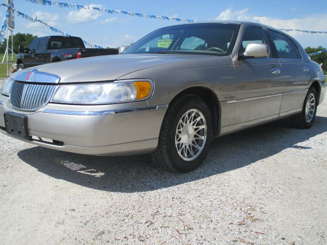 2000 Lincoln Town Car LT FWD 1SD